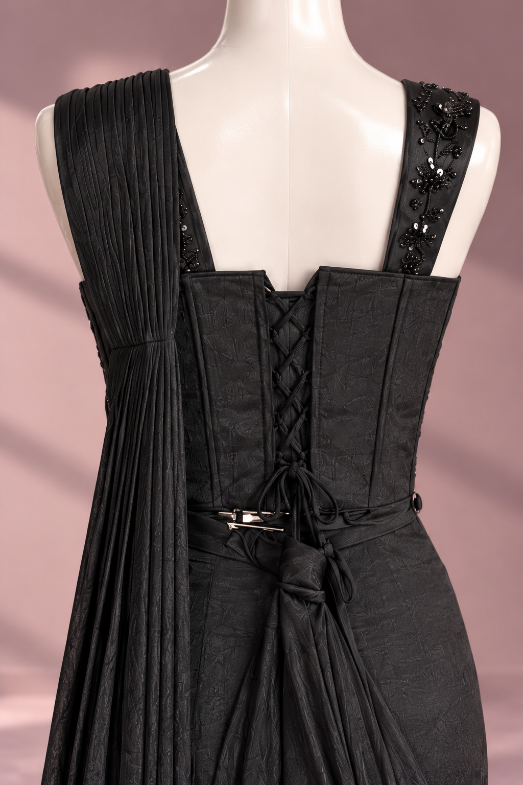 Noir Étoile Drape Sare
