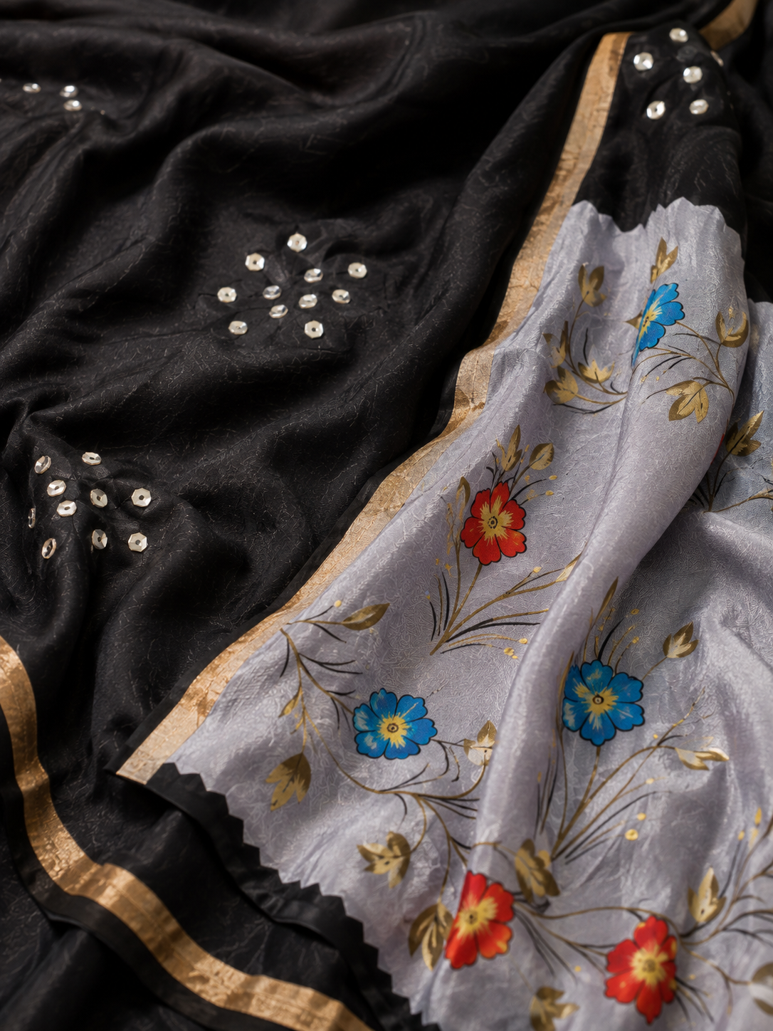 NOIR JARDIN — Floral Pallu Saree
